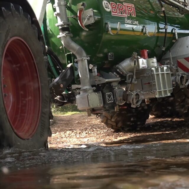 Hier nun ein erster Ausschnitt unserer neuen Produktvideos zu den Güllewagenbaureihen. Auf geht´s mit unserer "Basic Line". #briri #güllewagen #gülletechnik #bomech #vogelsang #BasicLine